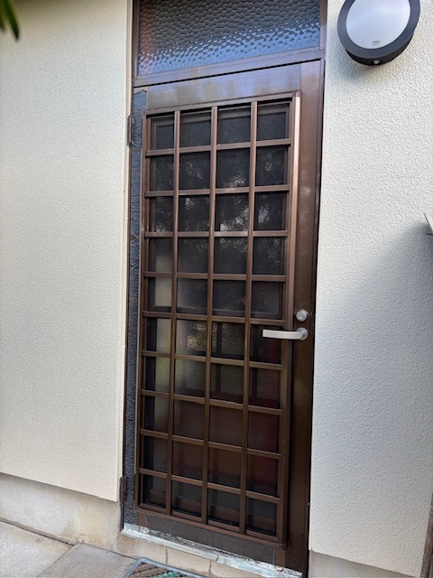 勝手口ドア取替工事