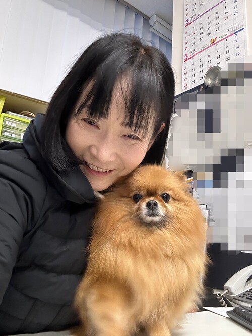 太田硝子店の看板犬ロコちゃん