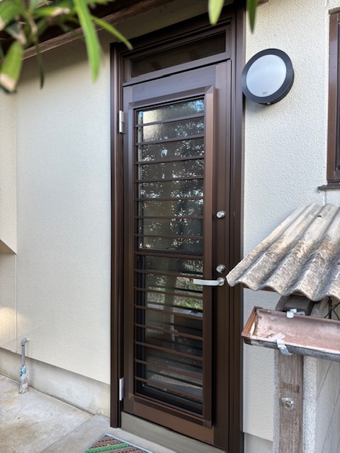 勝手口ドア取替工事